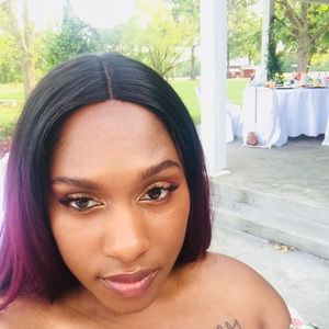 Meet your Posher, Corrie